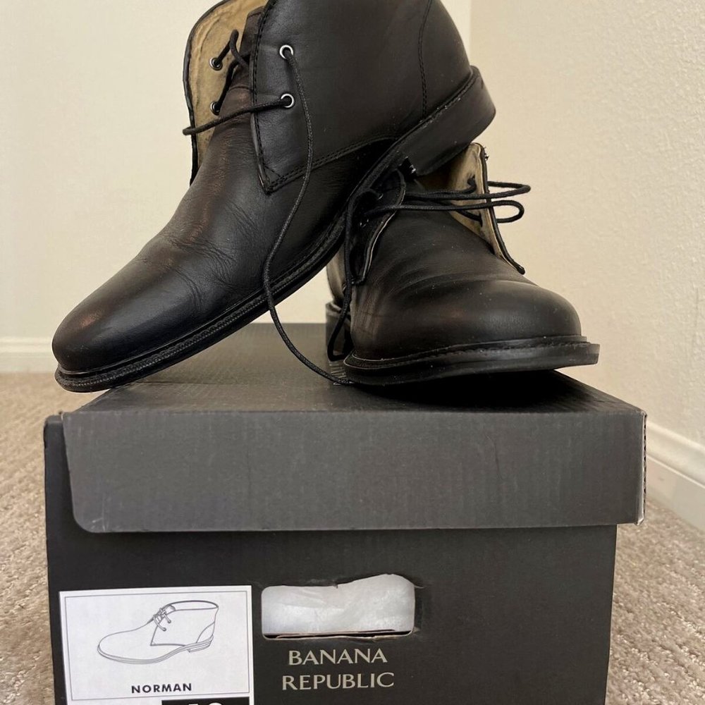 Banana Republic Norman Leather Low Chukka Boot Black Men's Shoe